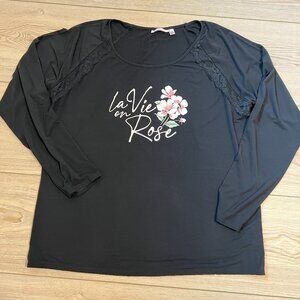 🖤Elegant Comfort: La Vie en Rose Luxe Night Shirt (Size L)